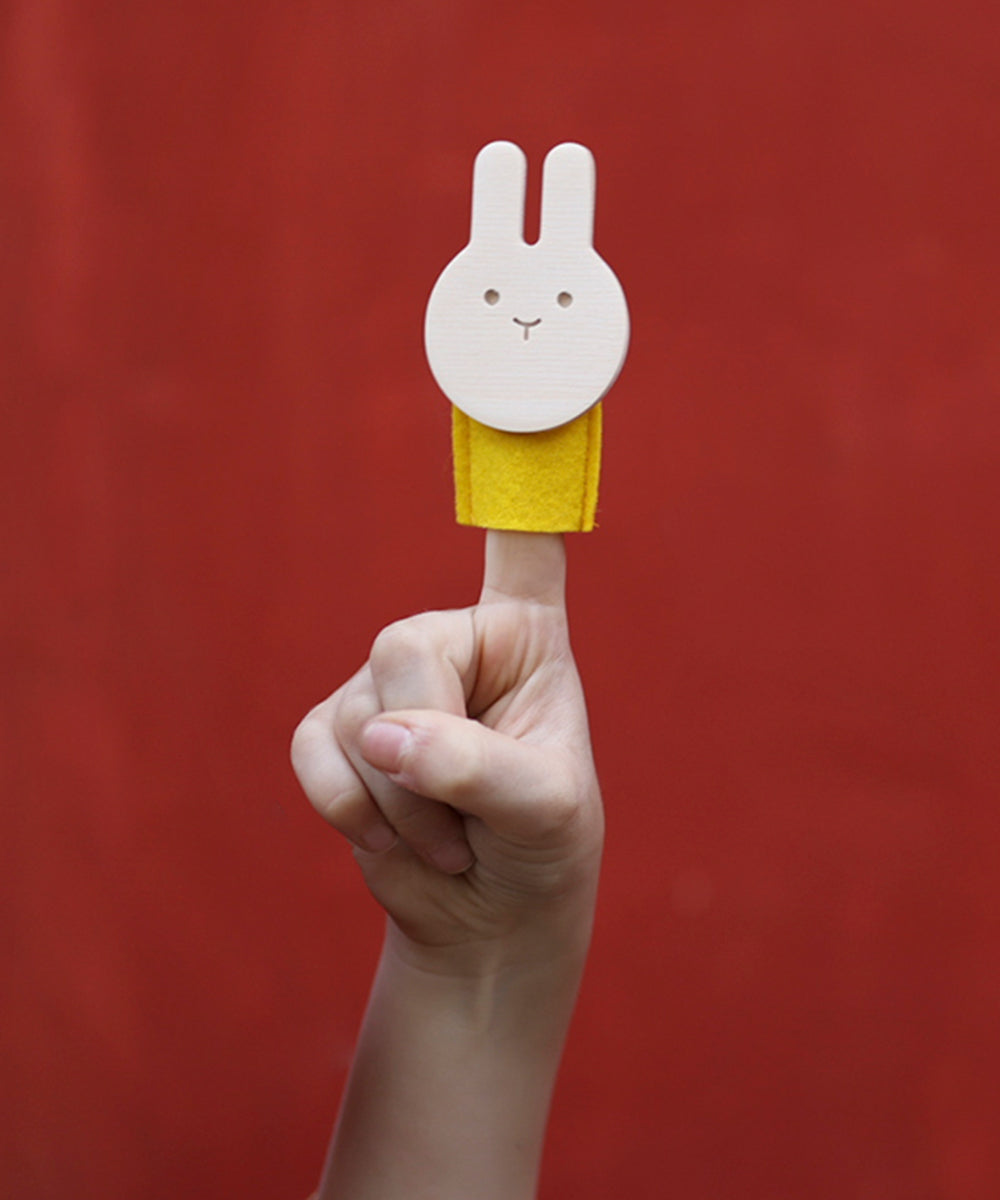 Le Rabbit Finger Puppet